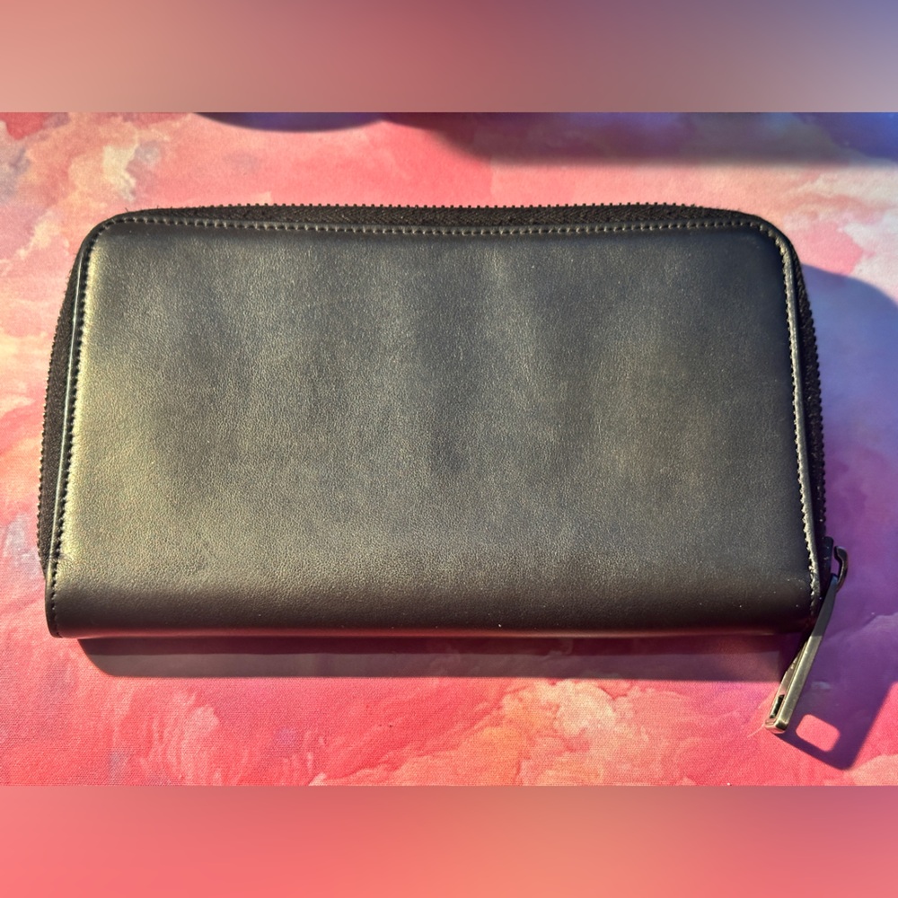 Fendi Large Zippered Wallet (EUC; Black) - Picture 6 of 15